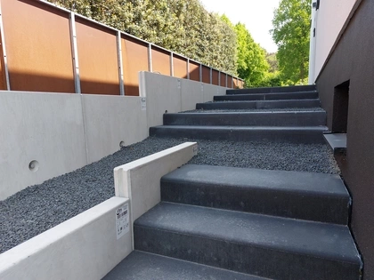 #cbsbeton #grondwerkers #infra #architectuur #keerwanden #terrassen #parkeerplaats #trappen #structuur #mursdesoutènement #achitectures #paysage #jardin #terrasses #escaliers