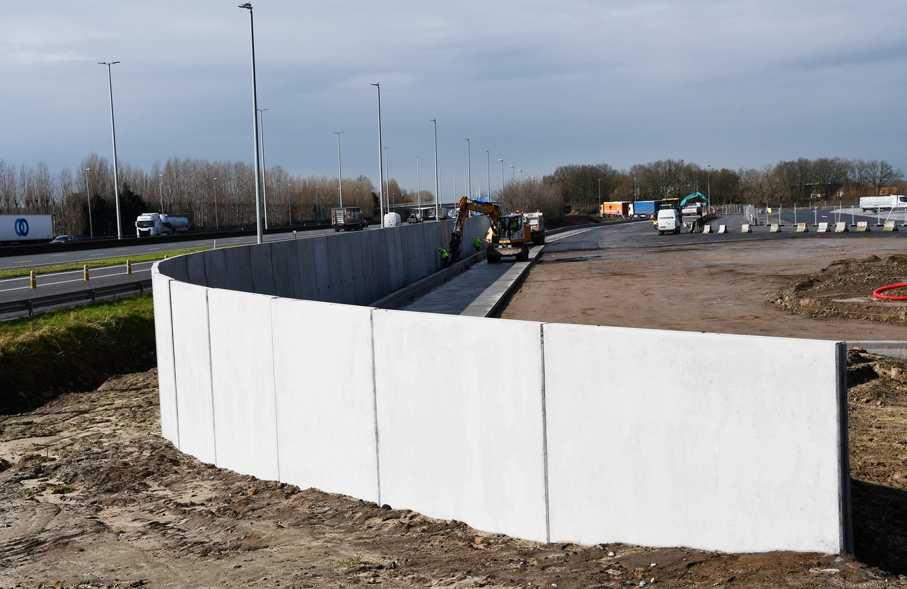 Keerwanden , prefab wanden, betonnen wanden, CLF10GS, CBS Beton, Wielsbeke , geluidswerende wanden